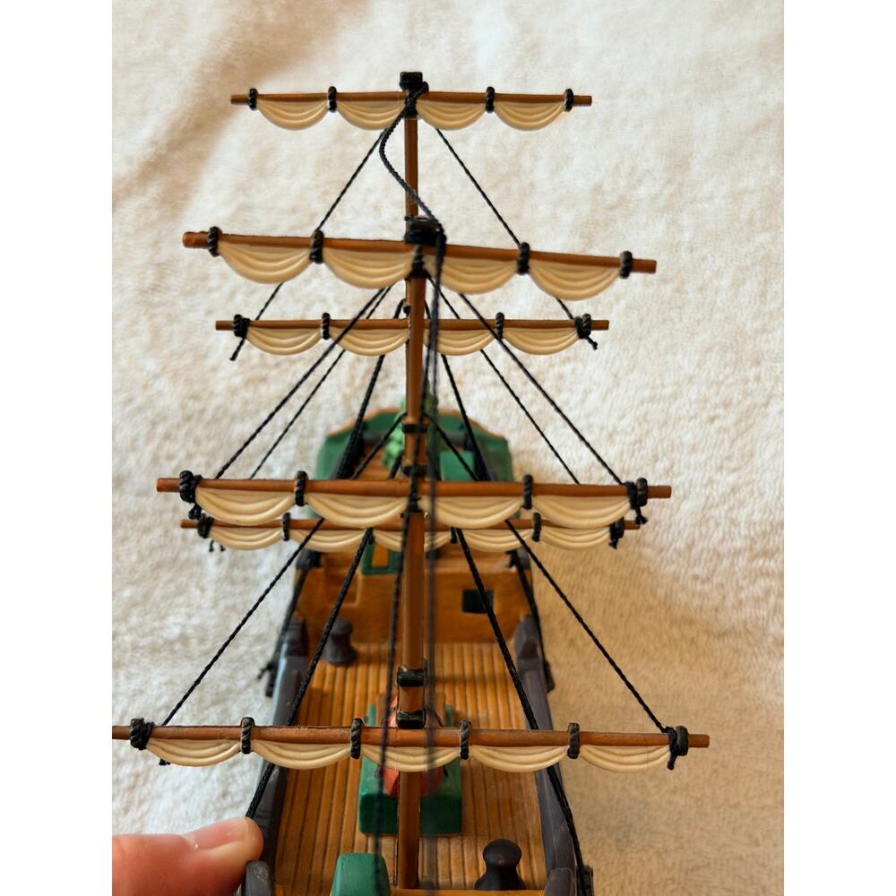 Dept 56 Heritage Village Snow Village The Emily Louise Ship Dock Lighted Set - Picture 12 of 16